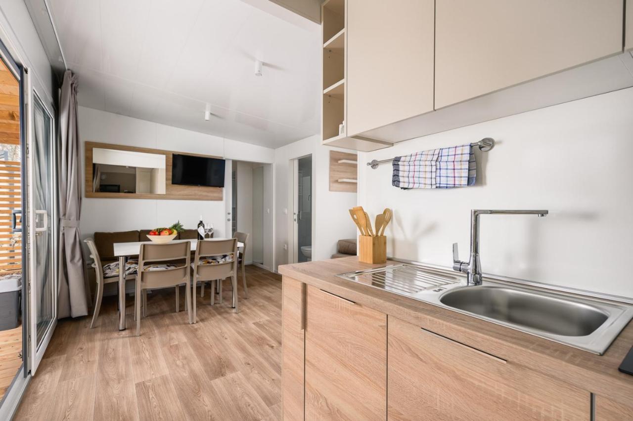 Adriamar Mobile Homes In Camping Park 우마그 외부 사진